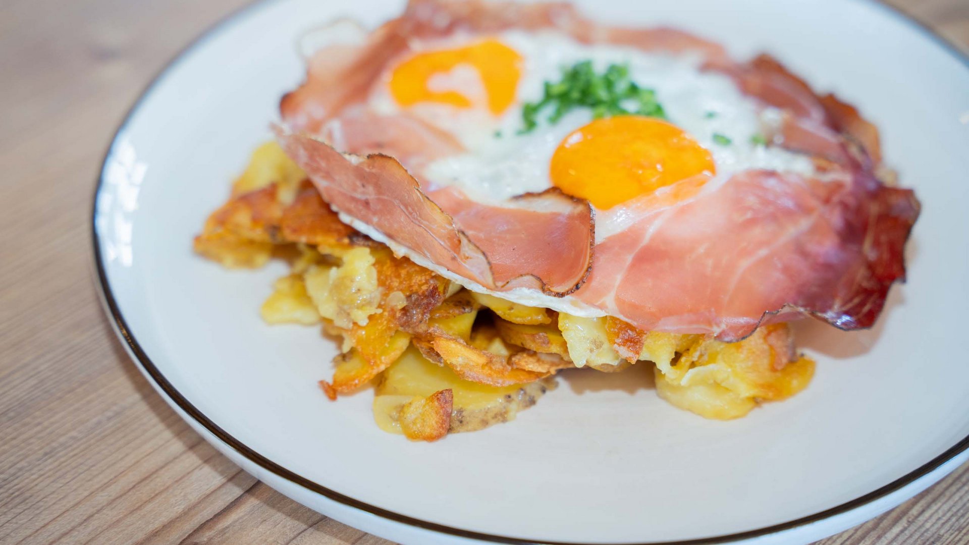 Seiser Alm: Hüttenküche ganz traditionell Seiser Alm: Hüttenküche ganz traditionell