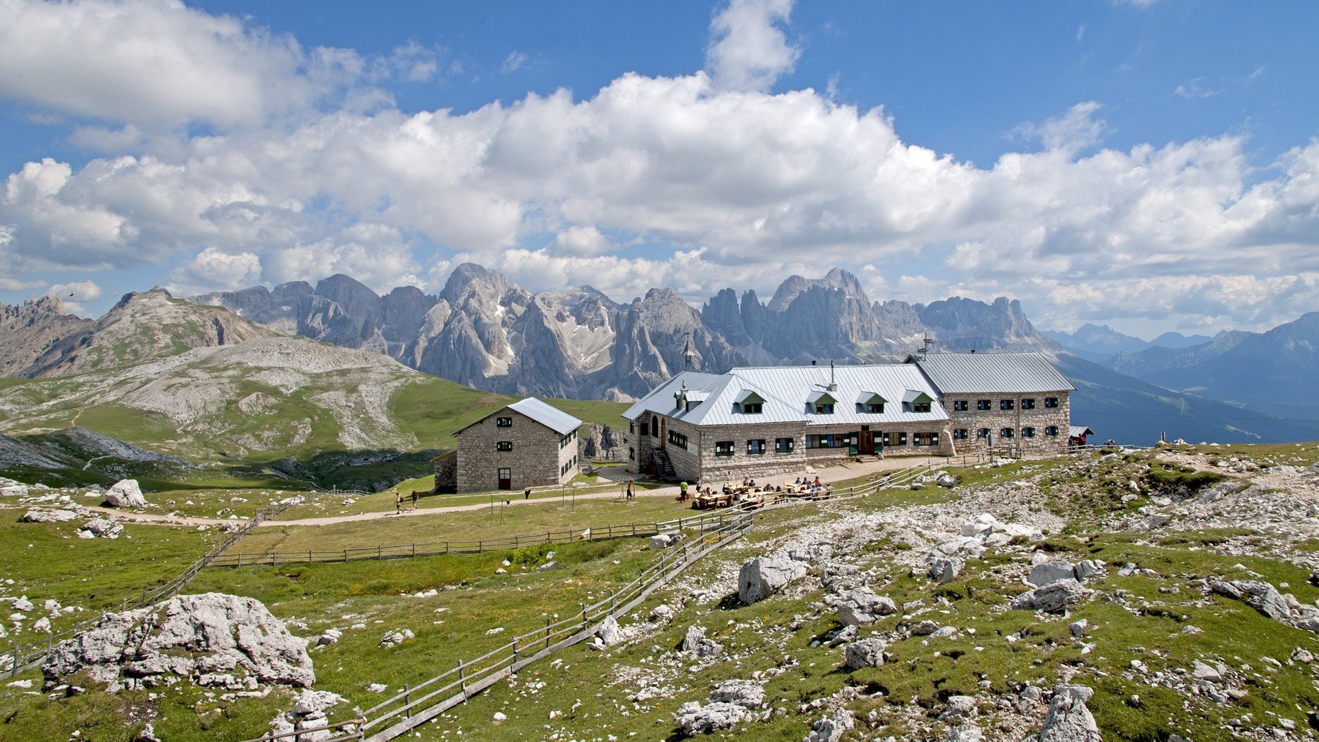 Schutzhaus in den Dolomiten mit Tradition