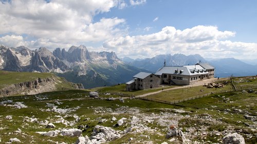 Una fantastica escursione con pernottamento in rifugio Una fantastica escursione con pernottamento in rifugio
