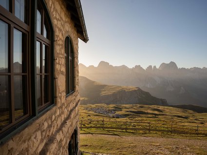 Schutzhaus in den Dolomiten mit Tradition Schutzhaus in den Dolomiten mit Tradition