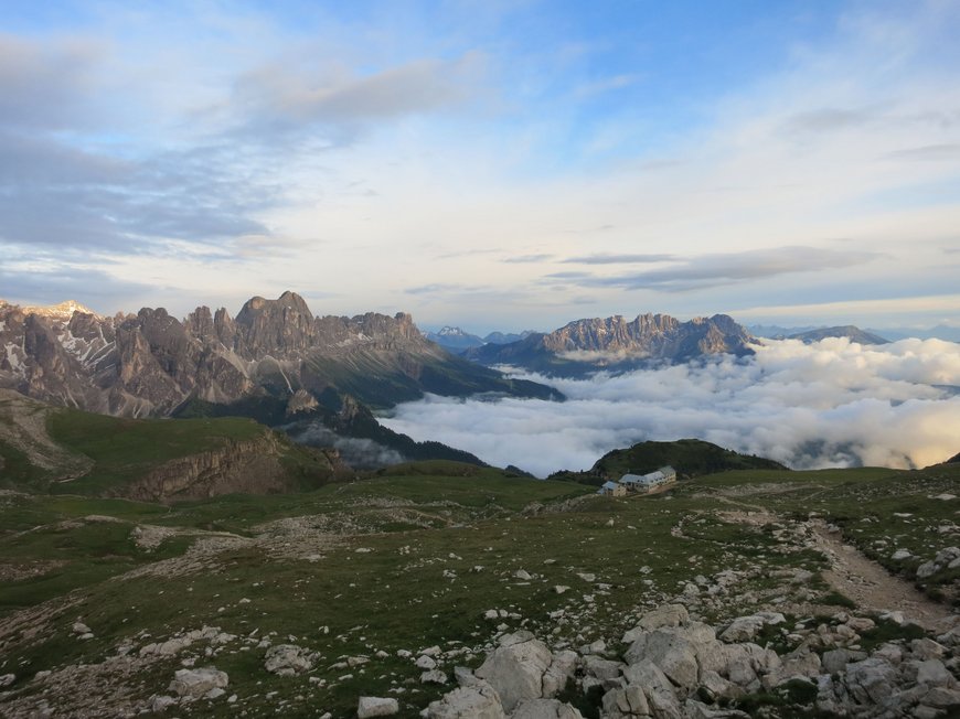 Schutzhaus in den Dolomiten mit Tradition Schutzhaus in den Dolomiten mit Tradition